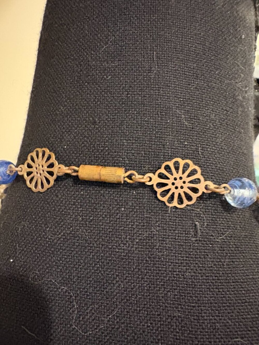 1930's Foiled Italian Art Glass and Brass Necklace - Picture 4 of 8